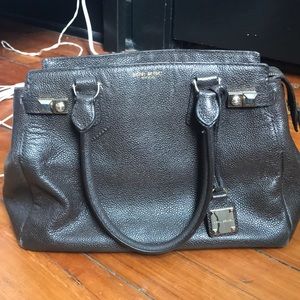 Brown Henri Bendel purse. A classic!